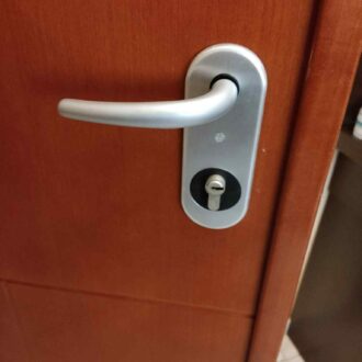 Lock 7 Αλλαγή κλειδαριάς και μύλου από το επιπλοποιείο Wood Design Πάτσης στην Πτολεμαΐδα.